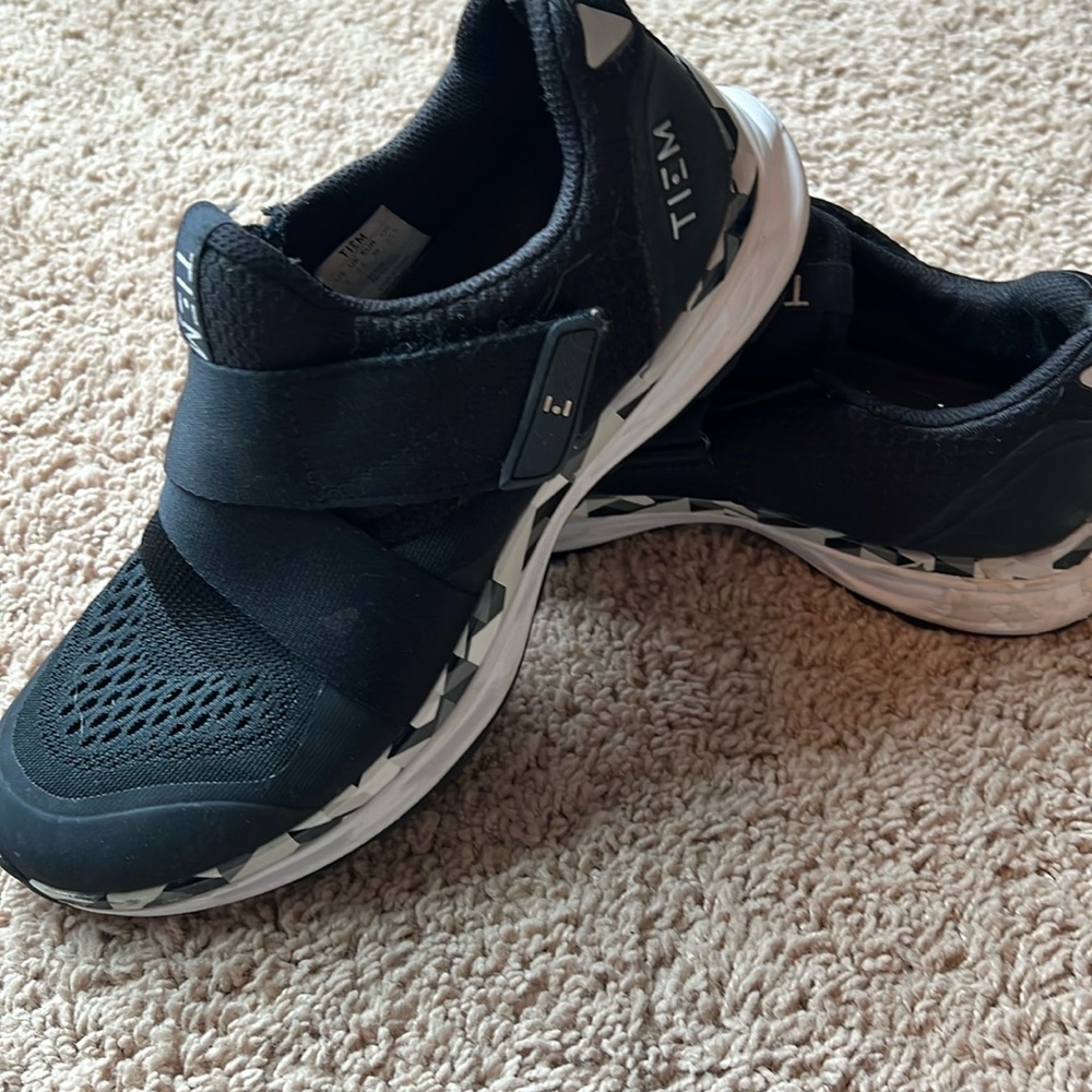 Tiem spin shoes size 8 with clips